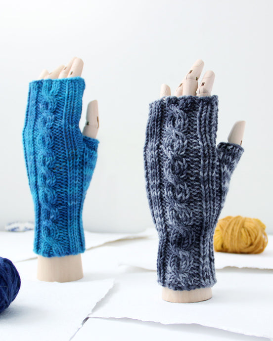 Cable Mitts - Cloud Gray